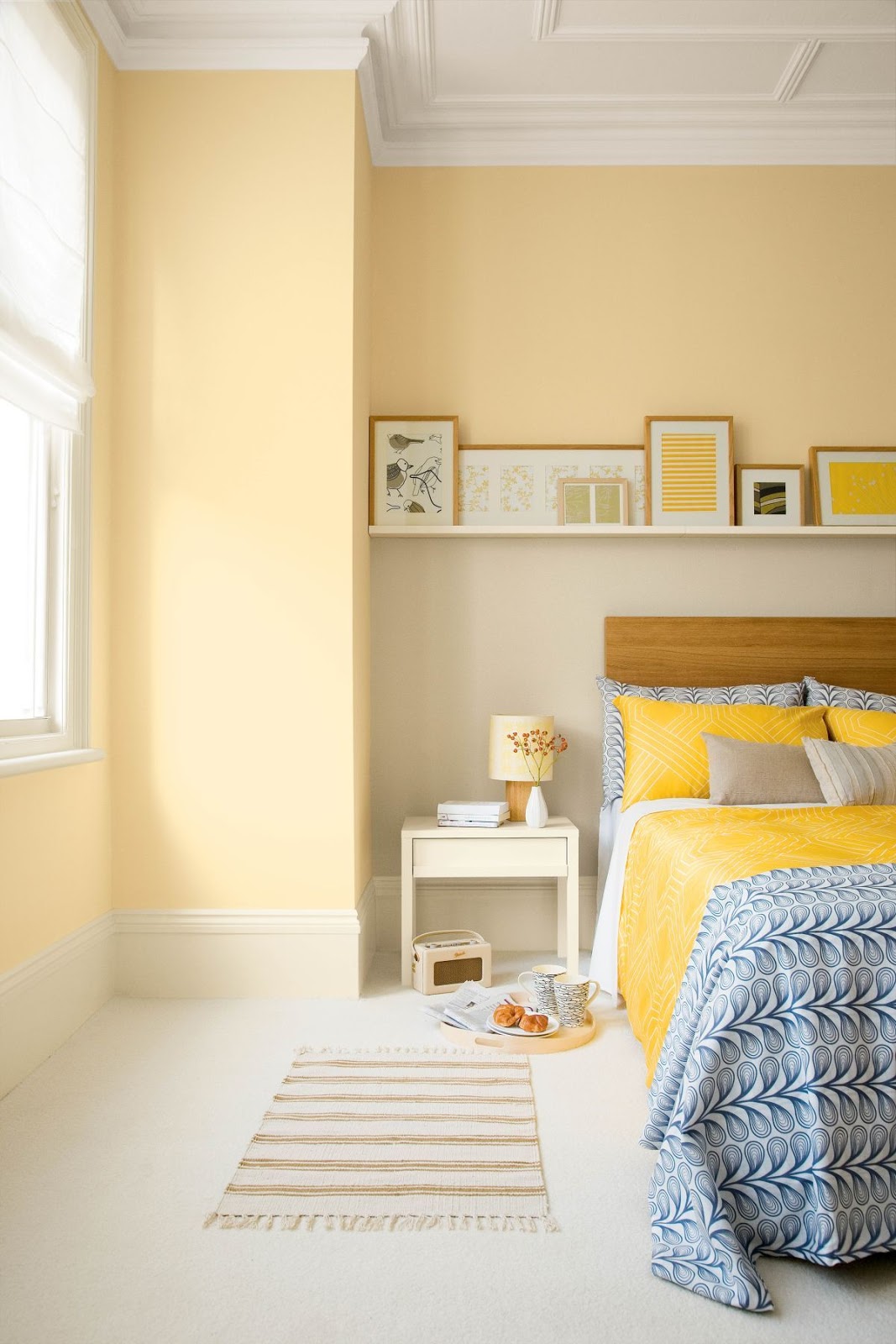 quarto de casal em tons de amarelo