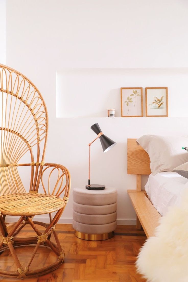 quarto de casal com elementos naturais