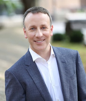 Adam Toporek on creating personalized Customer service and digital transformation.