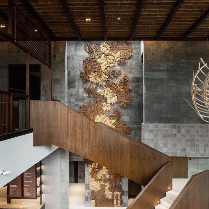 Karya seni di Starbucks Reserve Dewata Bali
