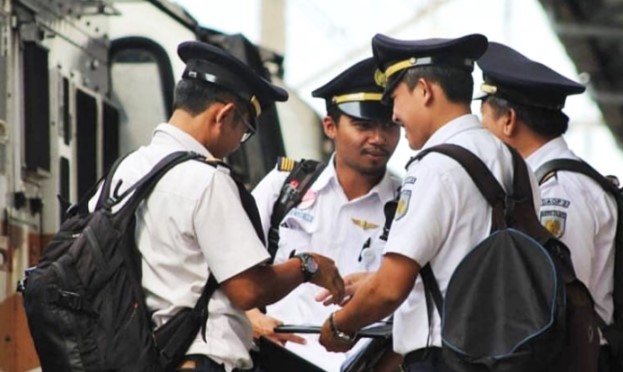 Cara menjadi masinis
