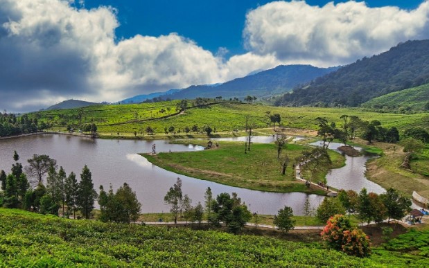telaga saat puncak bogor