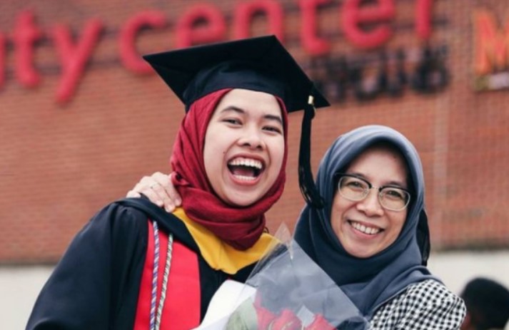 keuntungan bekerja di luar negeri