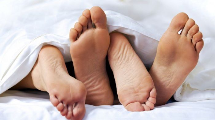 Quan hệ tình dục không an toàn là nguyên nhân hàng đầu gây lây nhiễm bệnh HSV.