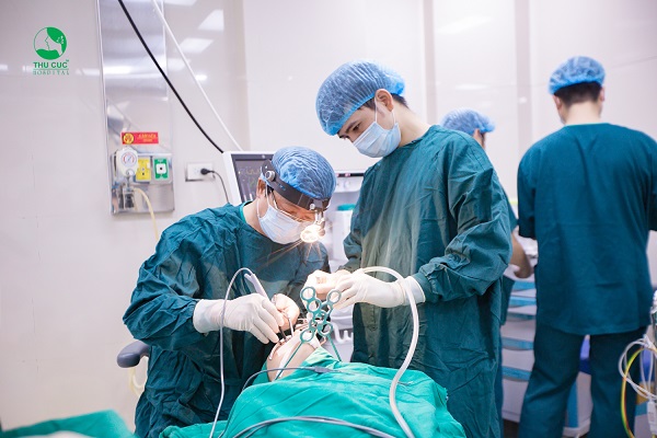 Cắt amidan là một trong những phương pháp điều trị dứt điểm viêm amidan