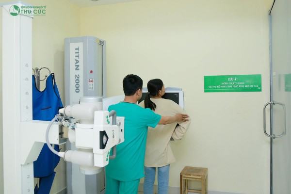 Làm gì khi có biểu hiện đau ngực phải?