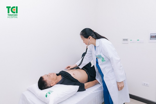 Người bệnh ngộ độc thực phẩm cần đến cơ sở y tế uy tín để được theo dõi và điều trị