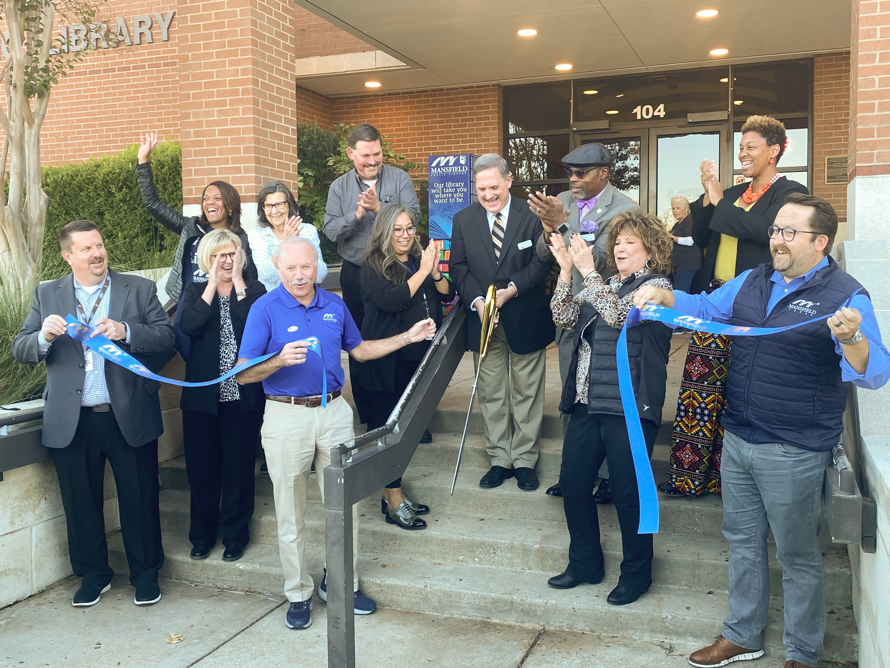Mansfield officially reopens renovated public library