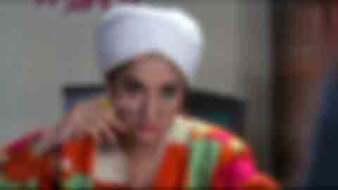 Lily aldrin is a teacher