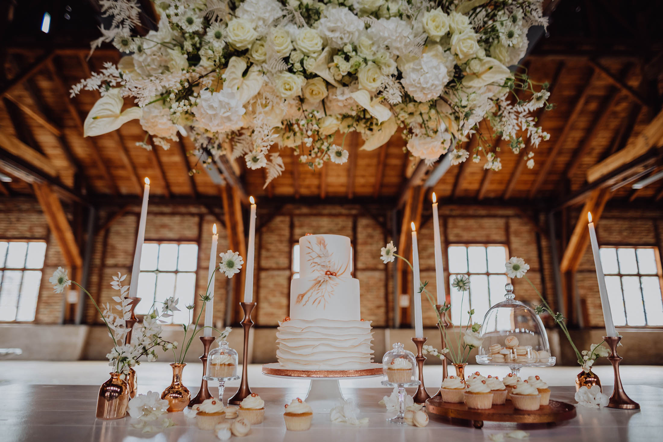 Hochzeit in Weiß im Sägewerk am Mondsee