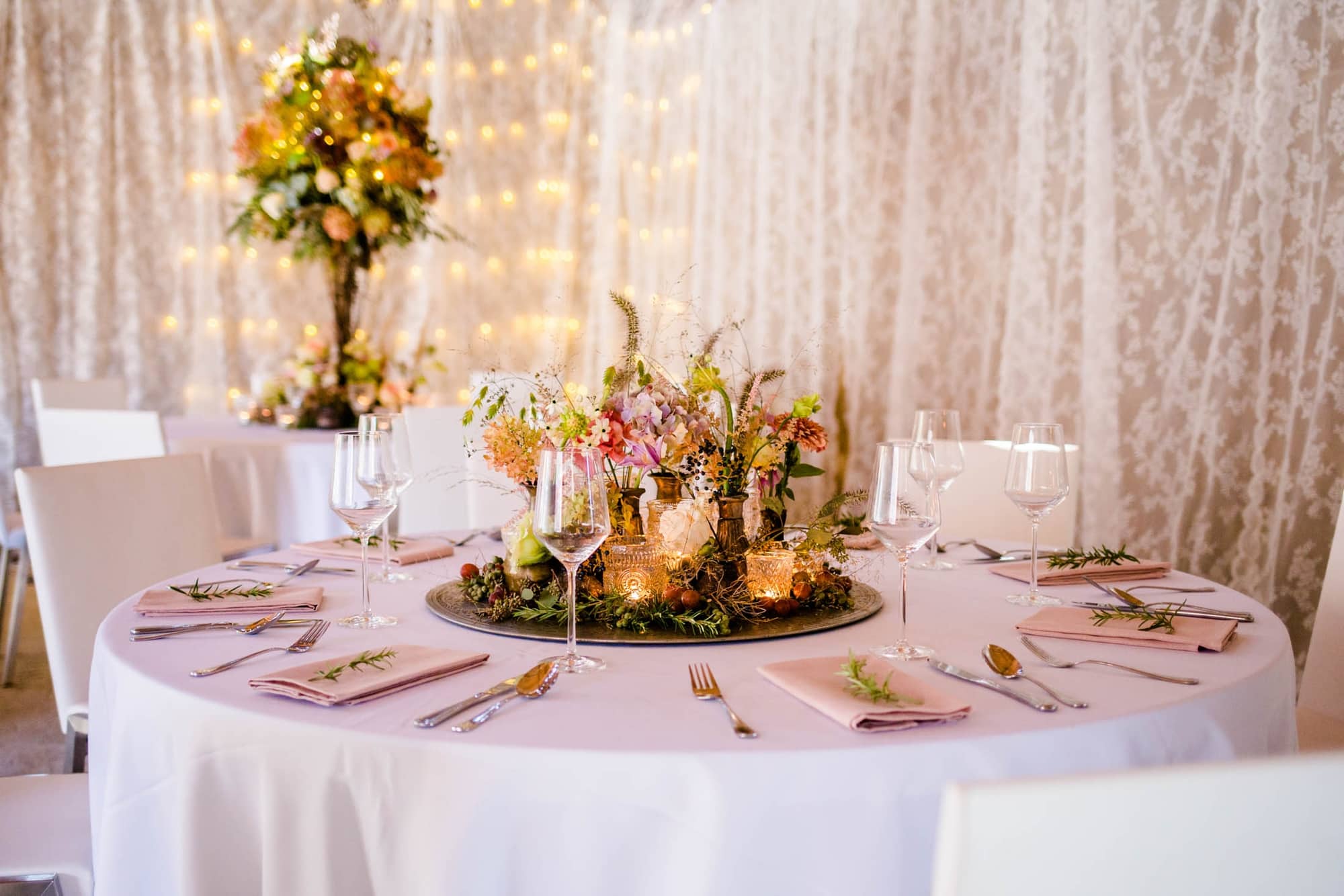 Farbenfrohe Hochzeit am Kletzmayrhof