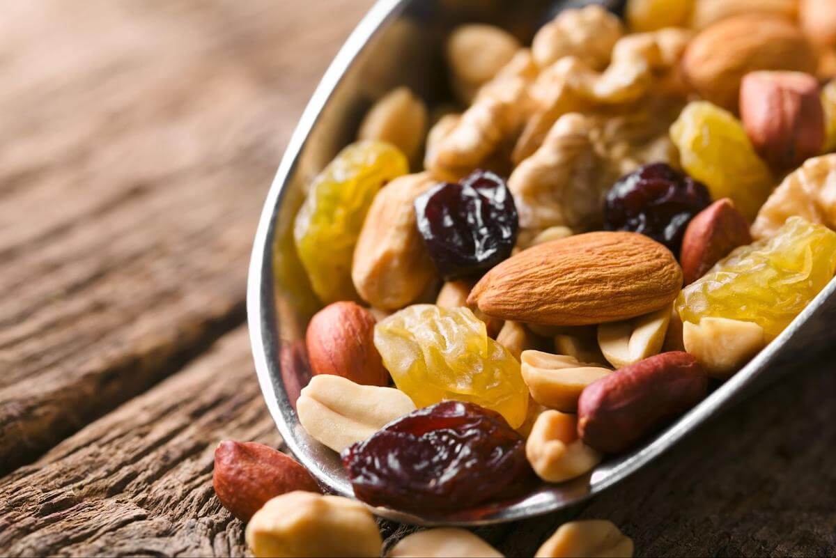 High blood sugar at night: A bowl of nuts and dried fruit