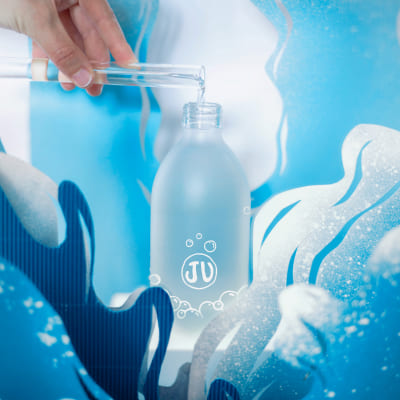 Ajouter de l'eau pour recharger le gel douche