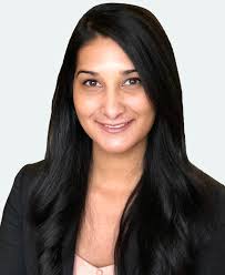 Testimonial picture of executive lady
