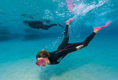 Protect yourself with sun cream before setting off on your snorkelling expedition!