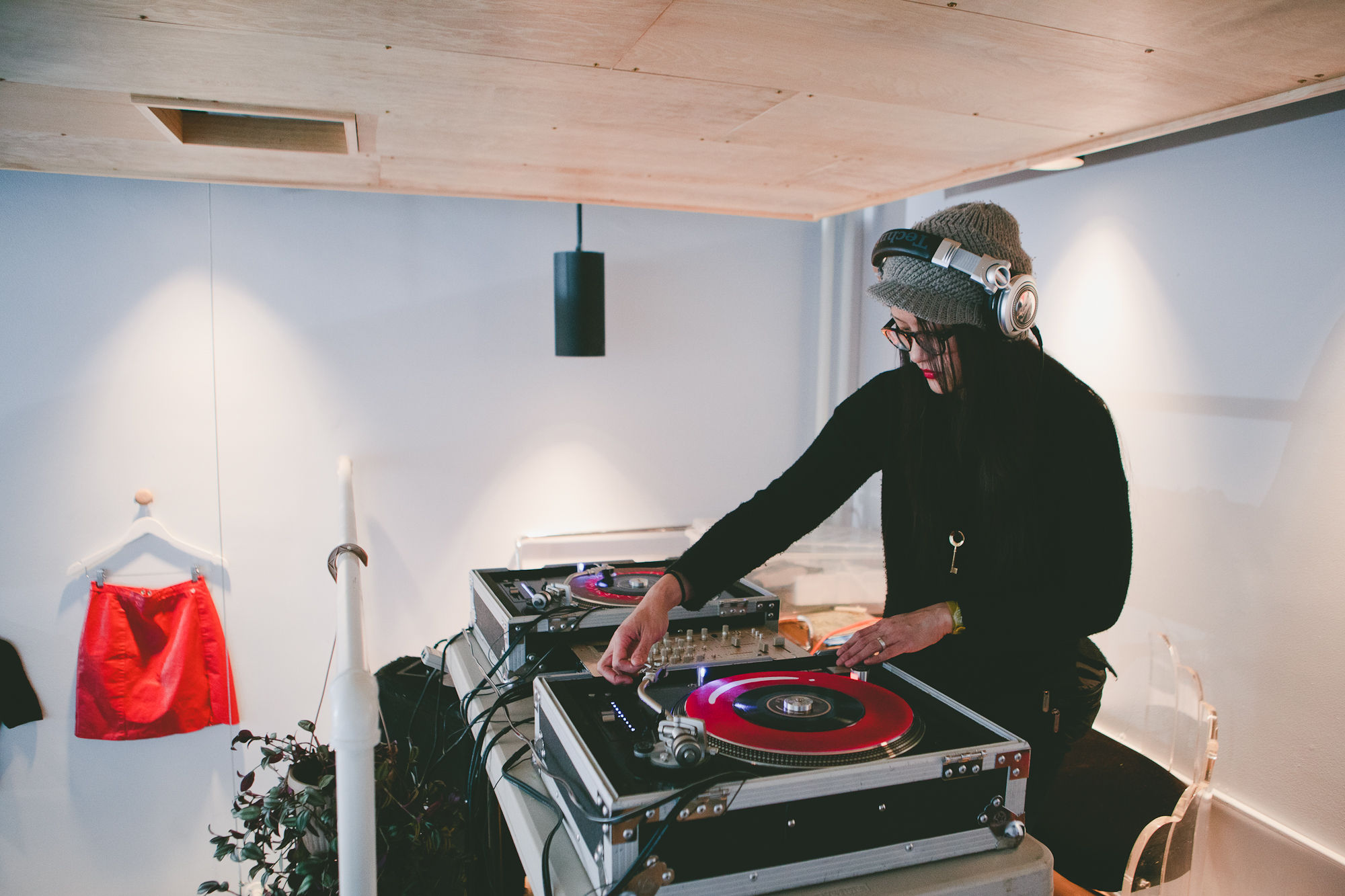 Les The DJ