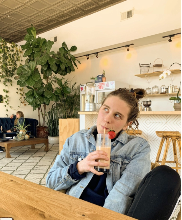 My jaw literally dropped when I walked into The Grove. That gigantic fiddle leaf fig will forever have a piece of my heart. For real though- this is such a quiet, dreamy spot, perfect for getting into some good conversation. Time truly slips away when you’re sipping a smoothie and chatting with your babe.