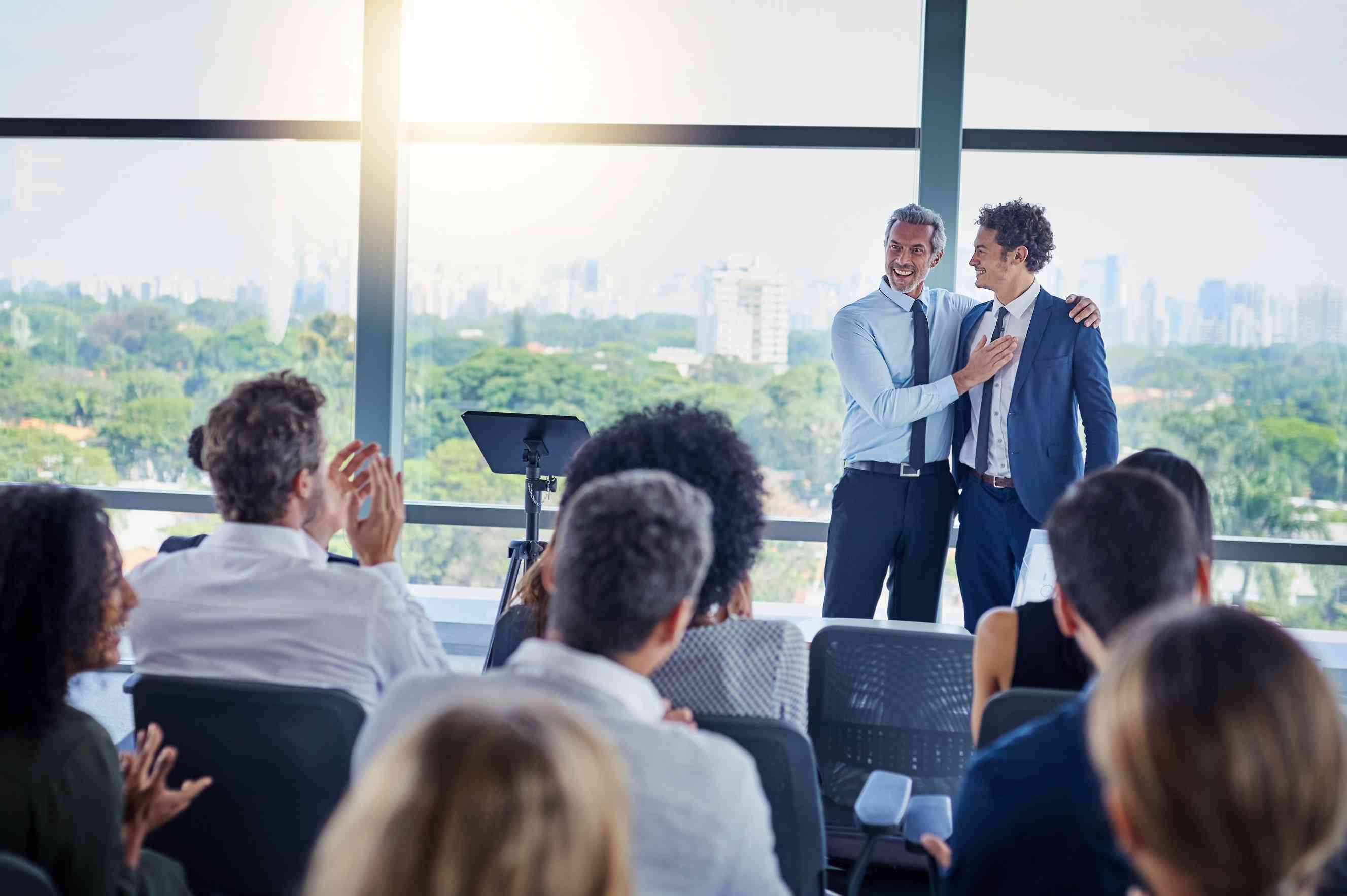 Como premiar funcionários: 8 dicas essenciais