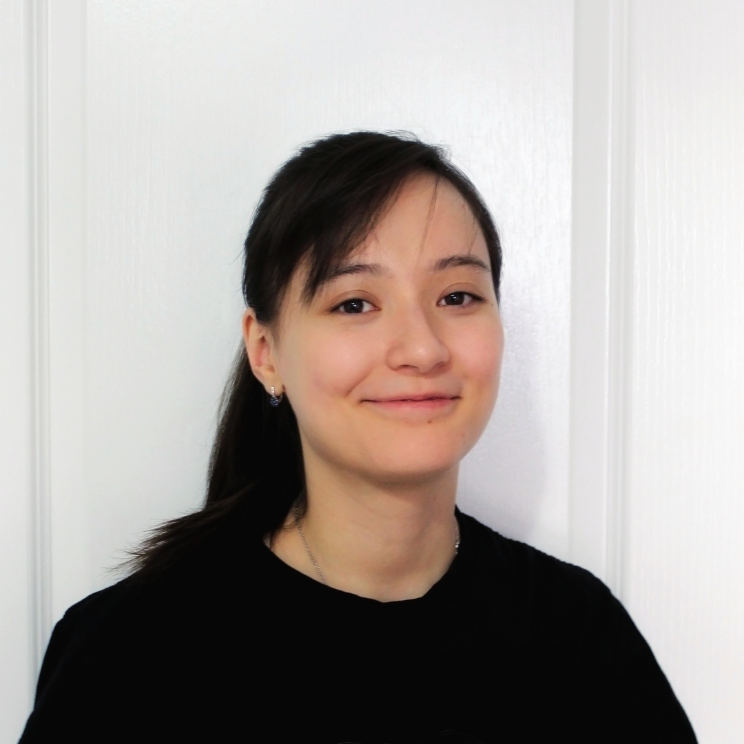 A picture of Mariia smiling at the camera.