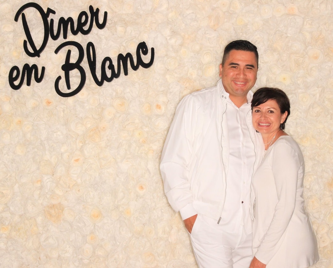 Best outfit for all white party men