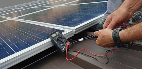 Le dépannage sur une installation composée de micro onduleurs doit être réalisé par un technicien.