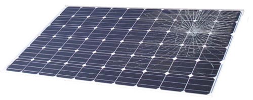 Le bris de glace sur un panneau solaire peut entraîner une panne