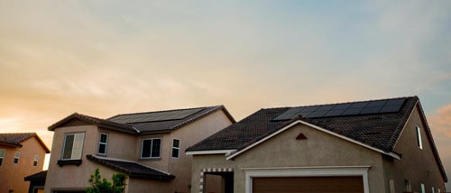 Des installations photovoltaïques voisines peuvent créer des surtensions
