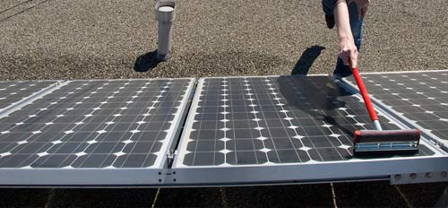 Le nettoyage de vos panneaux solaires peut augmenter votre rendement