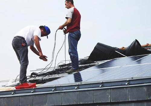 Un bon réparateur photovoltaïque doit avoir l'habilitation de travail en hauteur