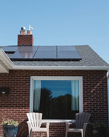 Pour contrôler un panneau solaire il doit être exposé au soleil.