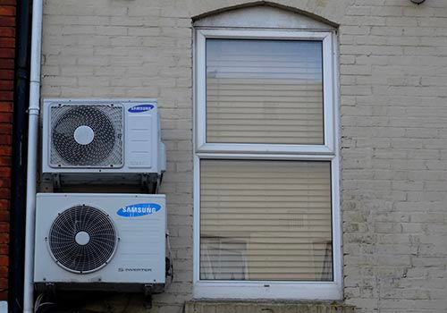 La climatisation solaire peut fonctionner la journée comme la nuit