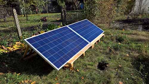 Nouvel'R Énergie vous explique comment fonctionnent des panneaux solaires installés sur un terrain