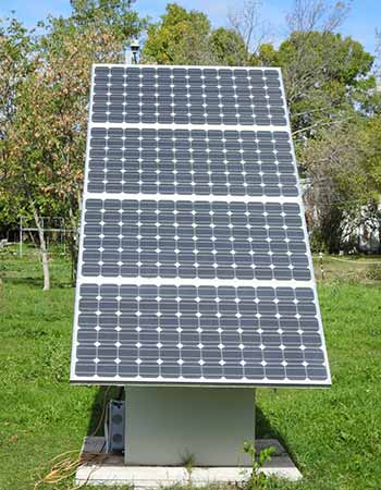 Découvrez les contraintes des panneaux solaires au sol