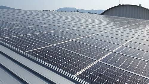 Financez votre hangar grâce à la location de toiture photovoltaïque