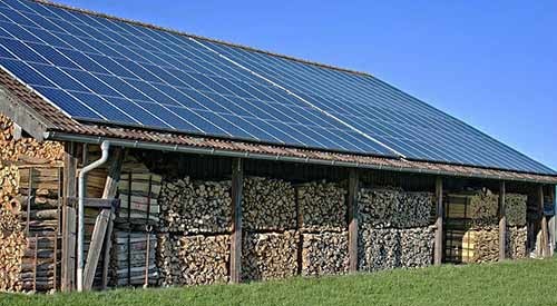 Pour louer sa toiture et installer des panneaux solaires, il faut répondre à quelques critères.