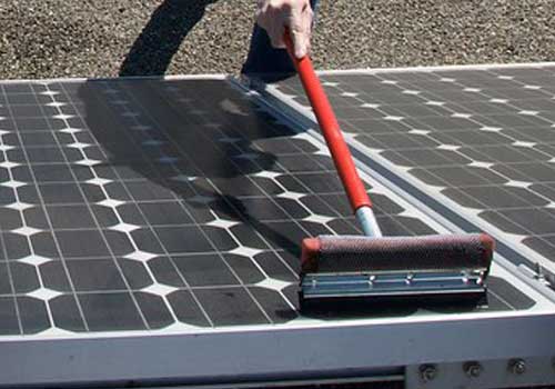 Le panneau solaire hybride demande un entretien régulier