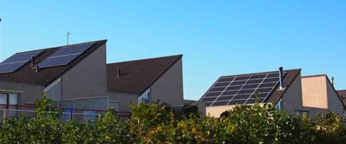 Les panneaux solaires permettent de faire plus d'économie en milieu urbain
