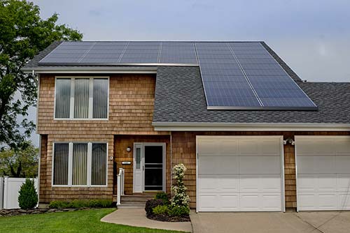 La superficie de panneaux solaires pour remplacer un réacteur est de 55 km2.