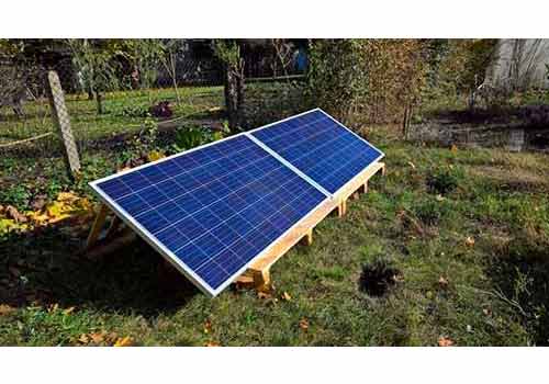 Installer ses panneaux solaires au sol, c'est possible.
