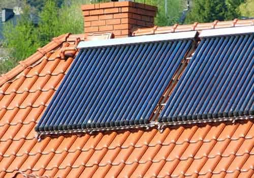 Les capteurs solaires tubulaires sont utilisés pour chauffer les piscines