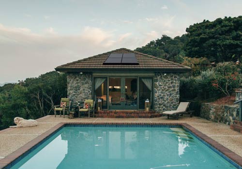 Les panneaux photovoltaïque permettent de chauffer une piscine