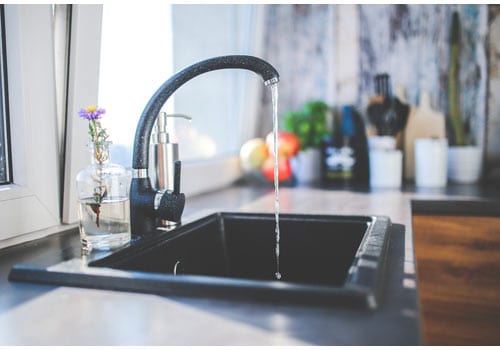L'eau douce est conseillée pour nettoyer vos modules.