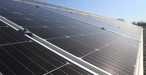 Le prix des panneaux solaires dépend de la gamme et de la marque.