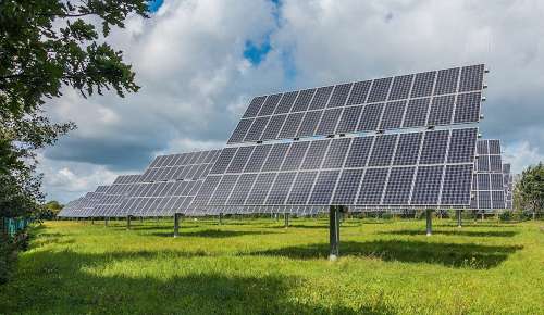 Les centrales à tracker solaire suivent le soleil