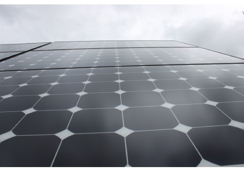 Le panneau solaire amorphe a une durée de vie d'environ 10 ans.