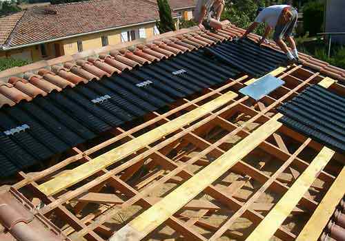 Découvrez des panneaux solaires intégrés au bâti impactés par la grêle