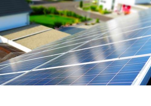 Les panneaux solaires produisent moins pendant les canicules