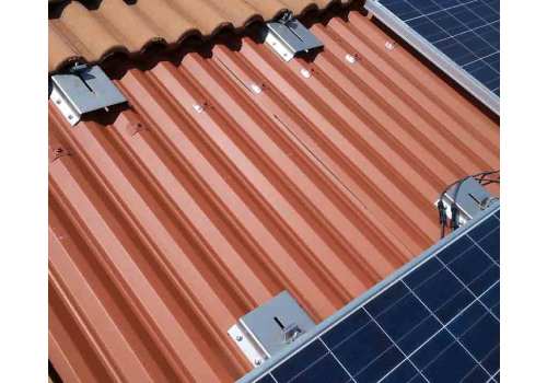 Nouvel'R intervient pour régler vos problèmes de fuites sous panneaux solaires