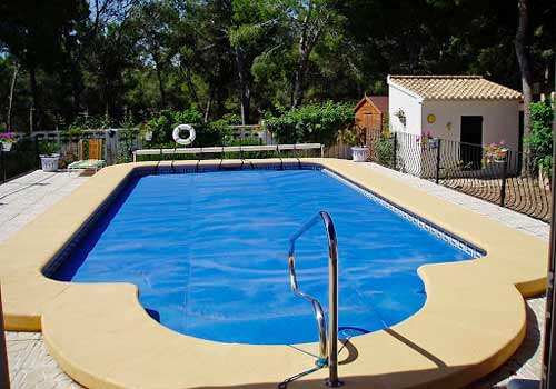 La pompe à chaleur peut chauffer une piscine creusée.