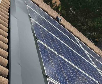 Mise en place d'un nouveau kit d'étanchéité photovoltaïque.
